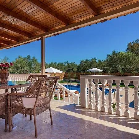 Zakynthos Sleeps 8 With Pool Air Con And Wifi *