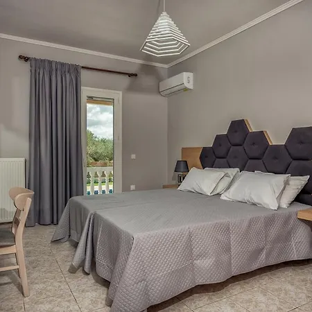 Zakynthos Sleeps 8 With Pool Air Con And Wifi Villa *