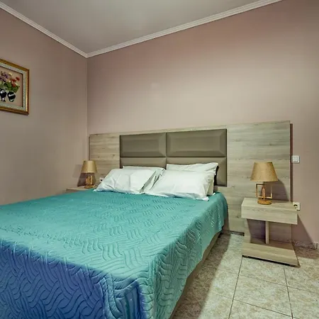 Zakynthos Sleeps 8 With Pool Air Con And Wifi Villa *