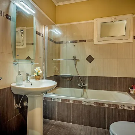 Zakynthos Sleeps 8 With Pool Air Con And Wifi * Laganas